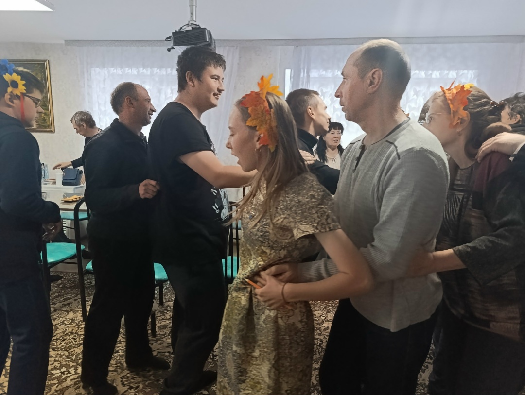 Фотография к материалу «Осень — время золота и танцев!»