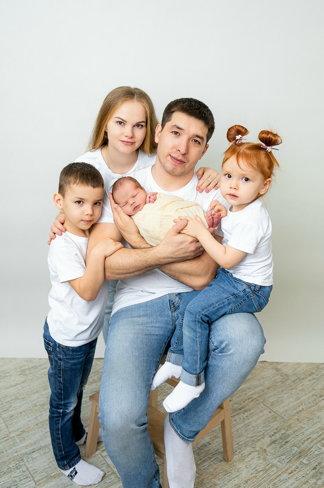Фотография к материалу «И в продолжение семейной темы: фотовыставка, приуроченная ко Дню многодетной семьи в Югре Показываем вам фото»