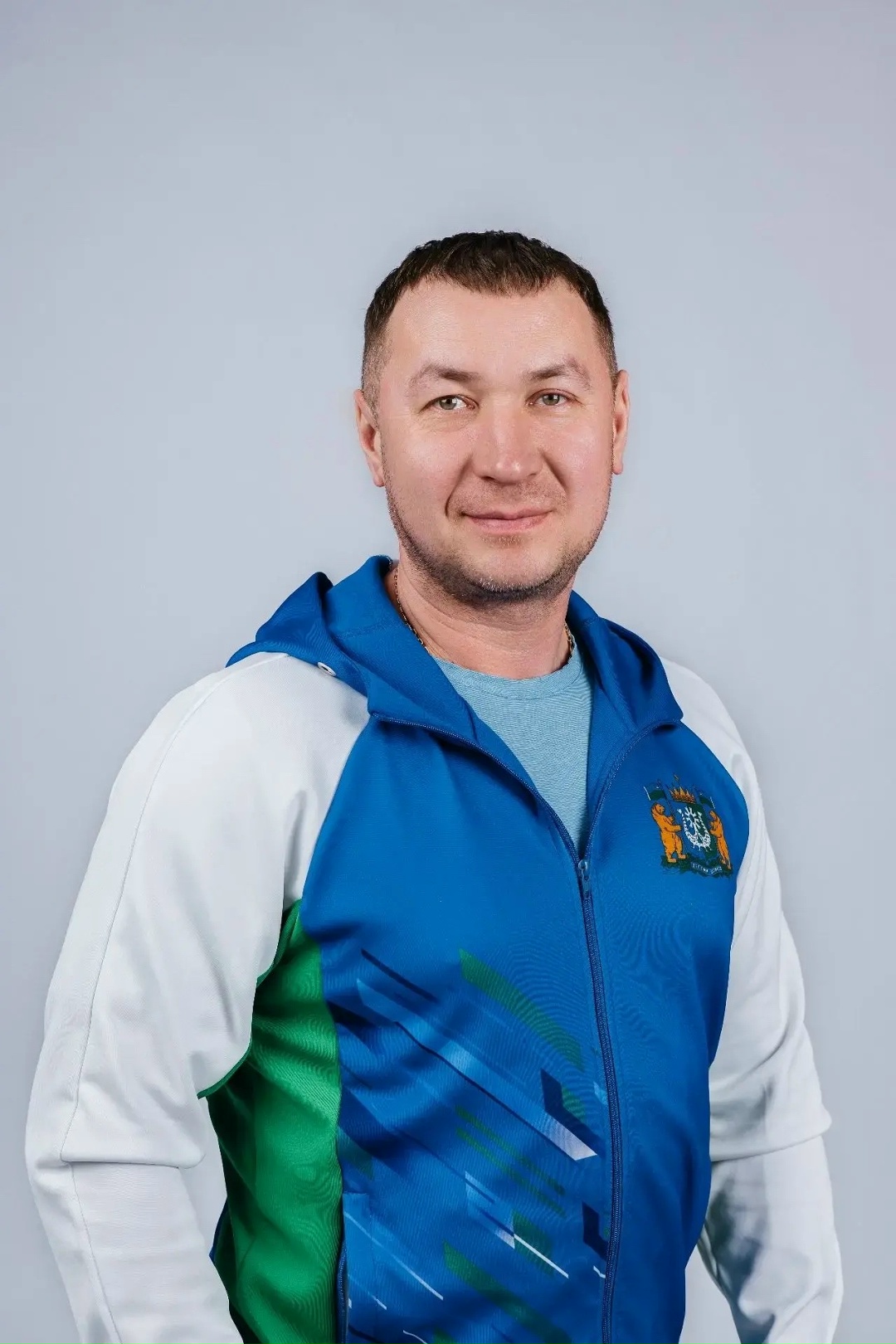 Друзья! Сегодня в рамках рубрики #ЗнайНаших мы отправимся в город Советский, где ведёт свою тренерскую