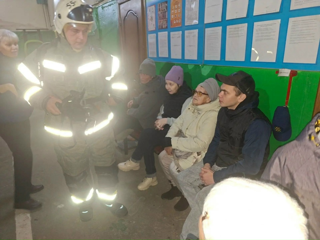 Экскурсия в пожарную часть: Погружение в мир отважных спасателей!
