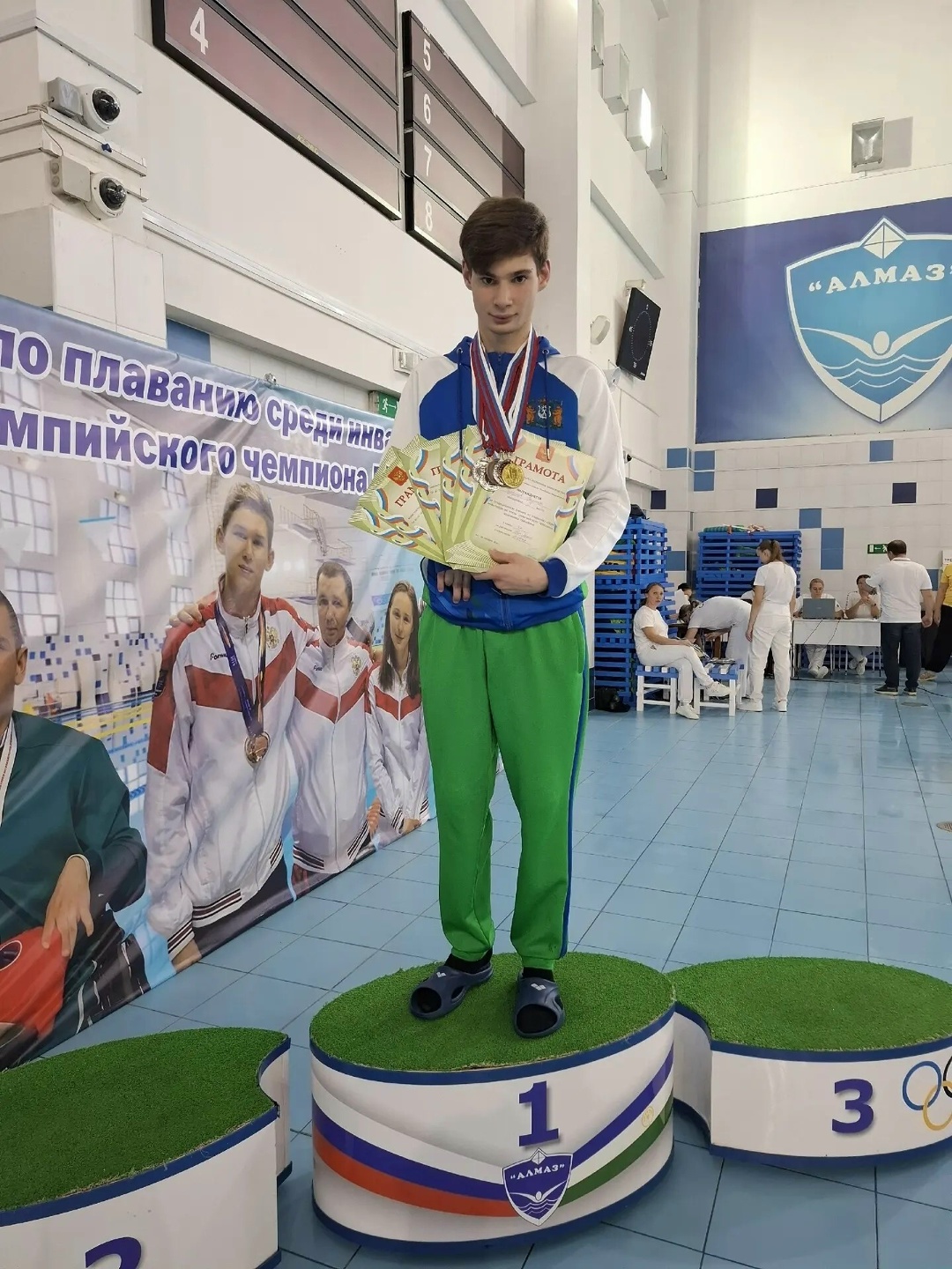 Шесть заплывов — шесть медалей: успех Виктора Горбунова С 14 по 18 октября в Салавате Республики Башкортостан