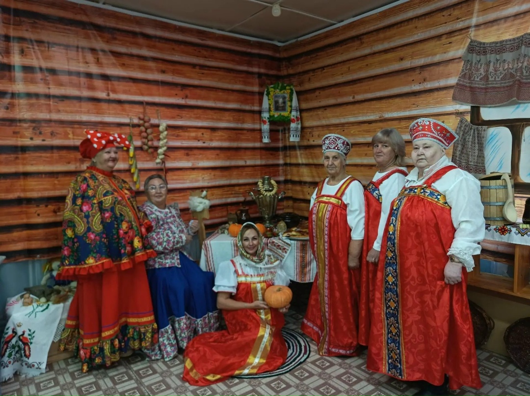 Фотография к материалу «Наш весёлый капустник: песни, пляски и море радости!»